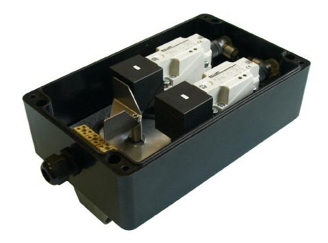 Endschalterkasten mit Balluff-Sensoren